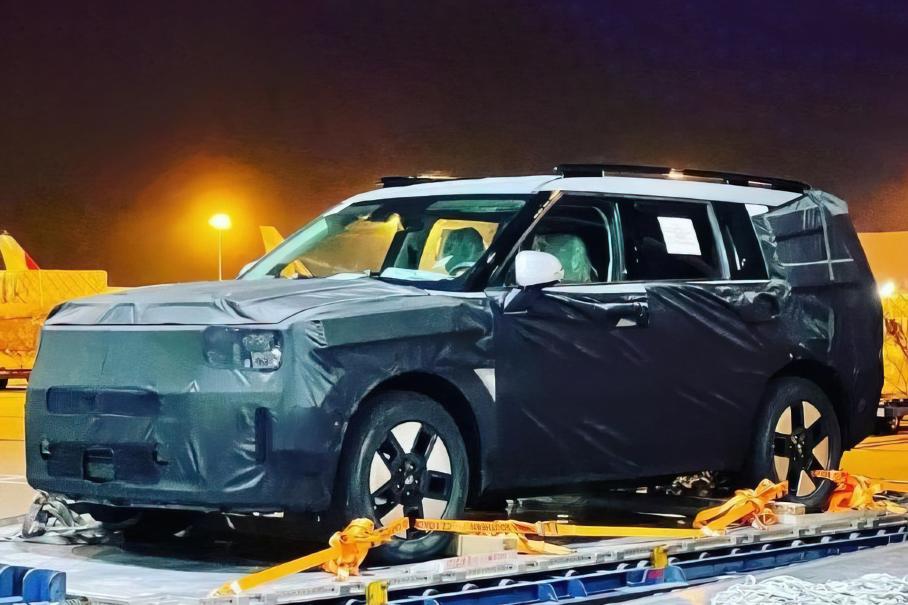 Новый Hyundai Santa Fe везут за границу для испытаний