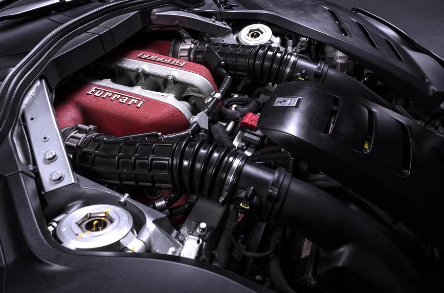 Двигатель Ferrari Purosangue