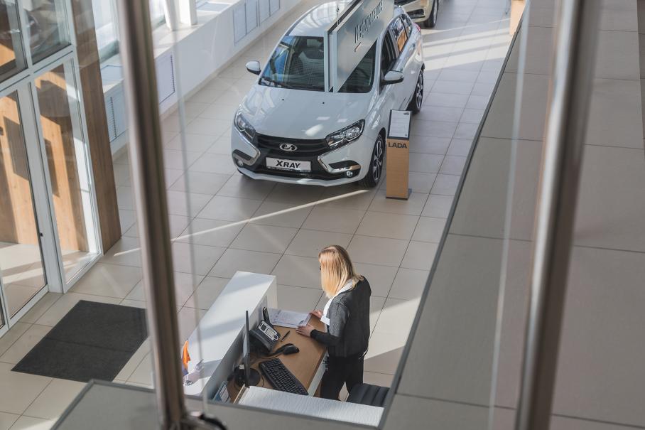 Теперь официально: в салонах Lada разрешили продавать китайские автомобили