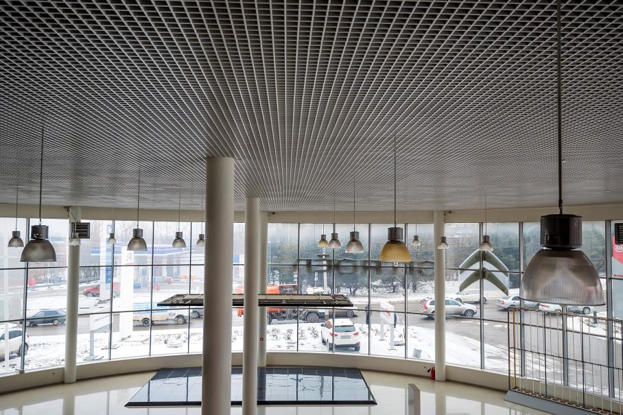 Трети дилерских центров в России предрекли скорое закрытие