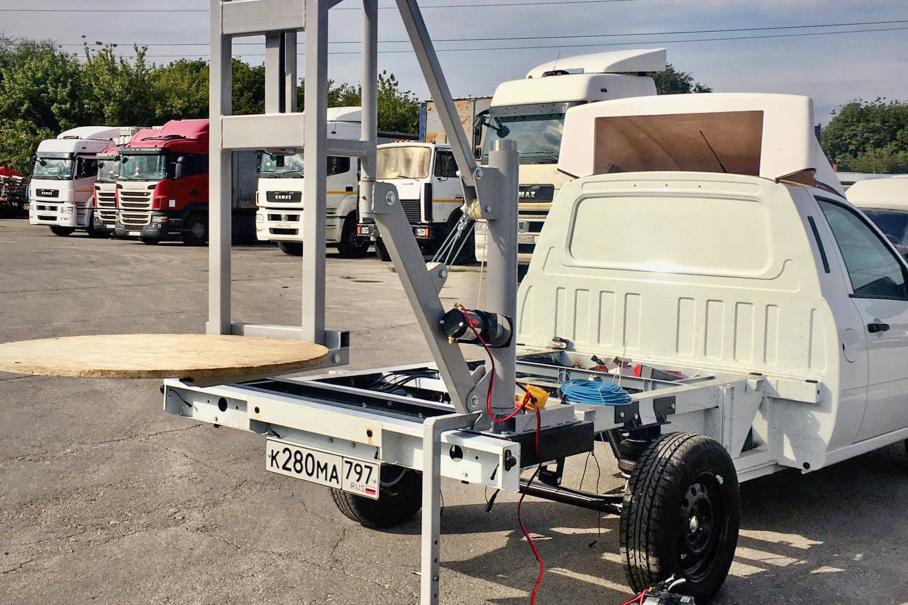 Lada Granta превратят в легкий погрузчик с ручным манипулятором