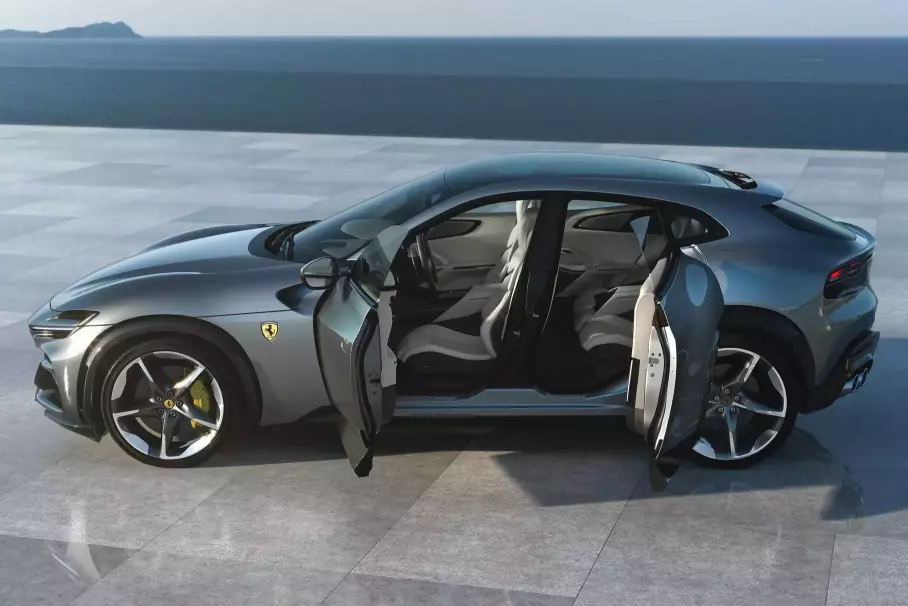 Первый кроссовер Ferrari, Ford Mustang седьмого поколения и новый гиперкар Pagani: главное за неделю