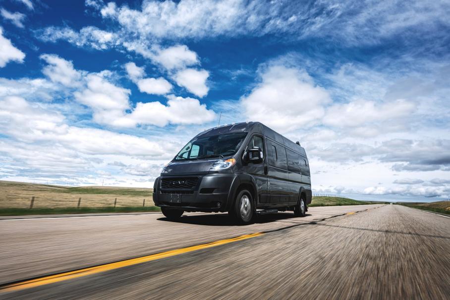 Airstream превратил Ram ProMaster в дом на колёсах