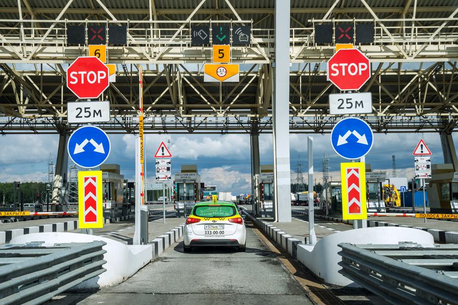 Проезд по российским трассам могут сделать бесплатным для электрокаров