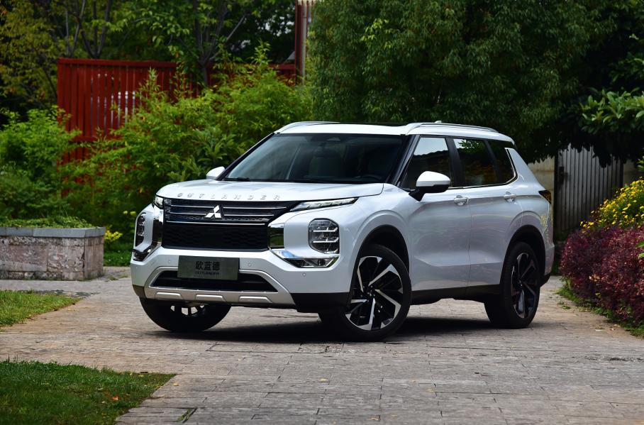 Mitsubishi Outlander получил турбомотор