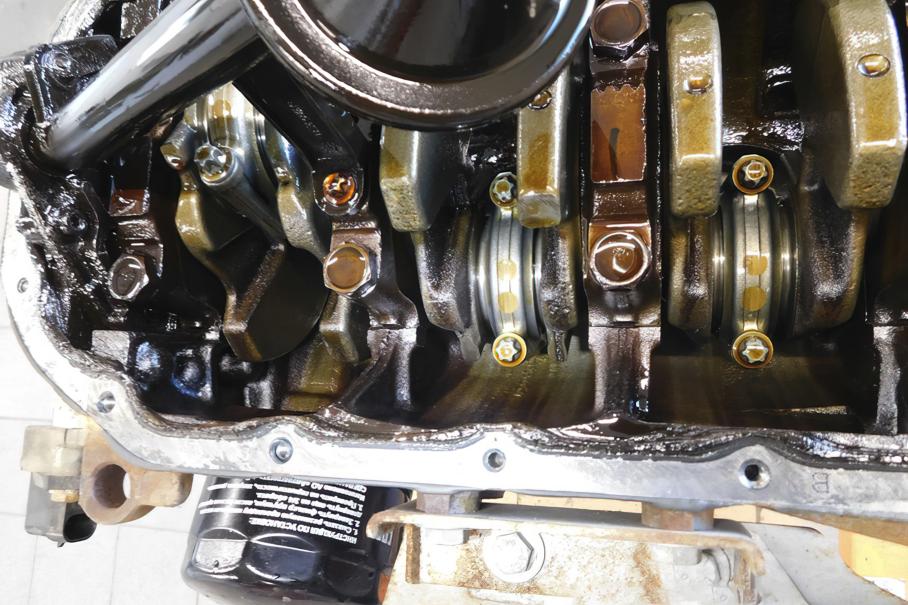 Посмотрите на мотор Lada Vesta, в котором не меняли масло 45 000 км