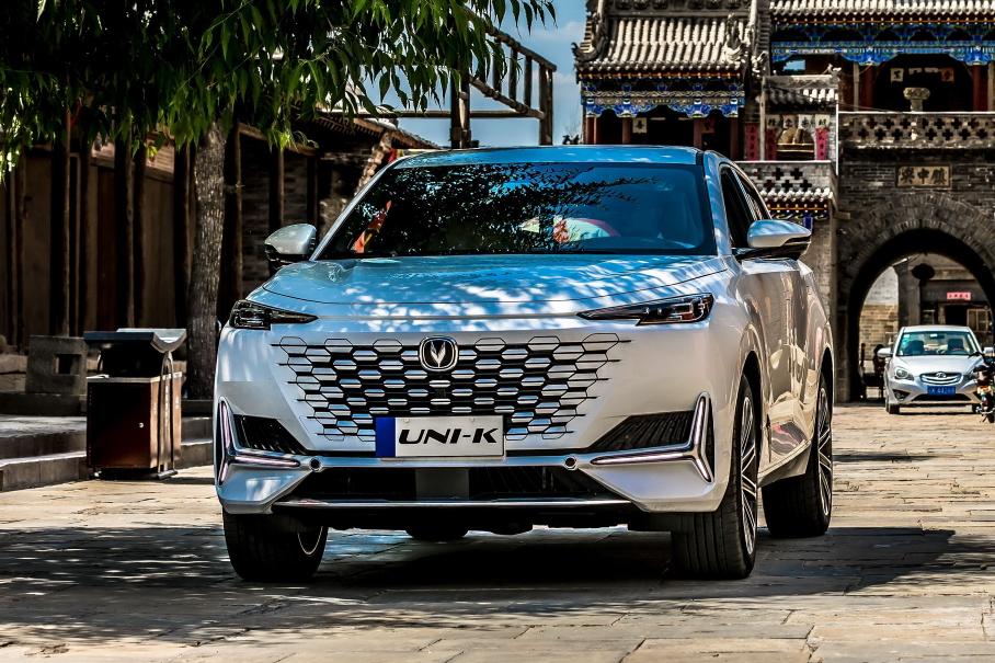 Блогер разобрал флагман Changan и показал качество сборки салона