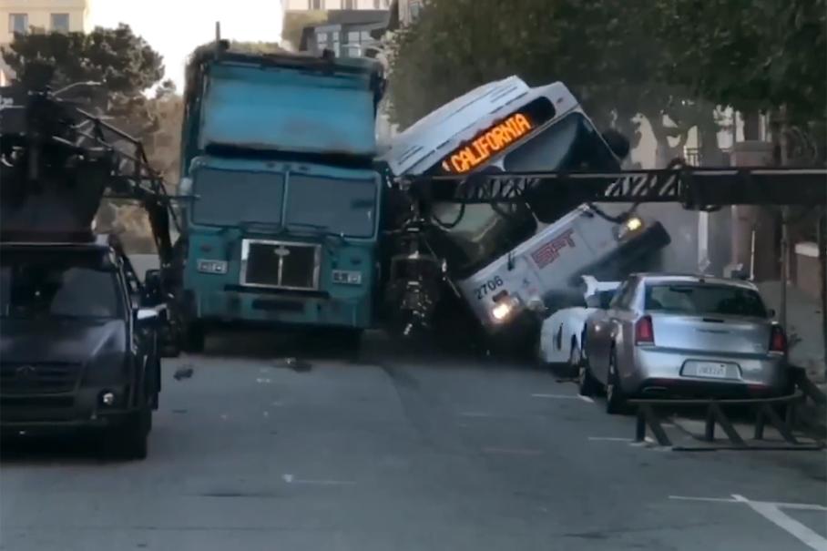 Секреты Голливуда: как уничтожают автомобили в блокбастерах 