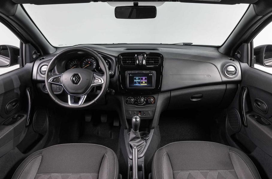 Интерьер старого Renault Stepway с новым базовым мотором