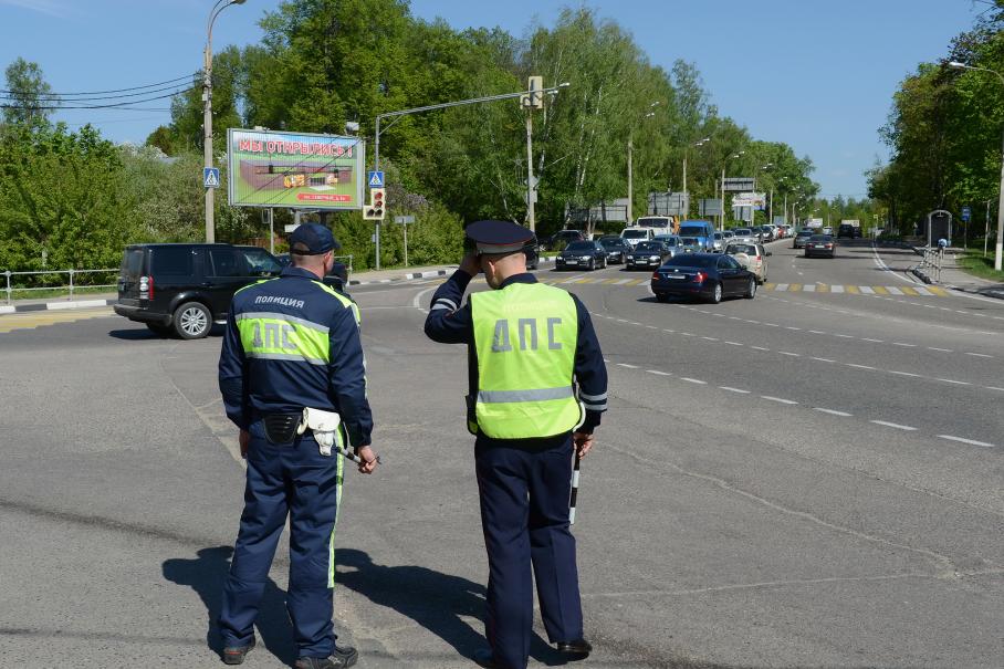 Глава ГИБДД предложил увеличить скоростной лимит в России 