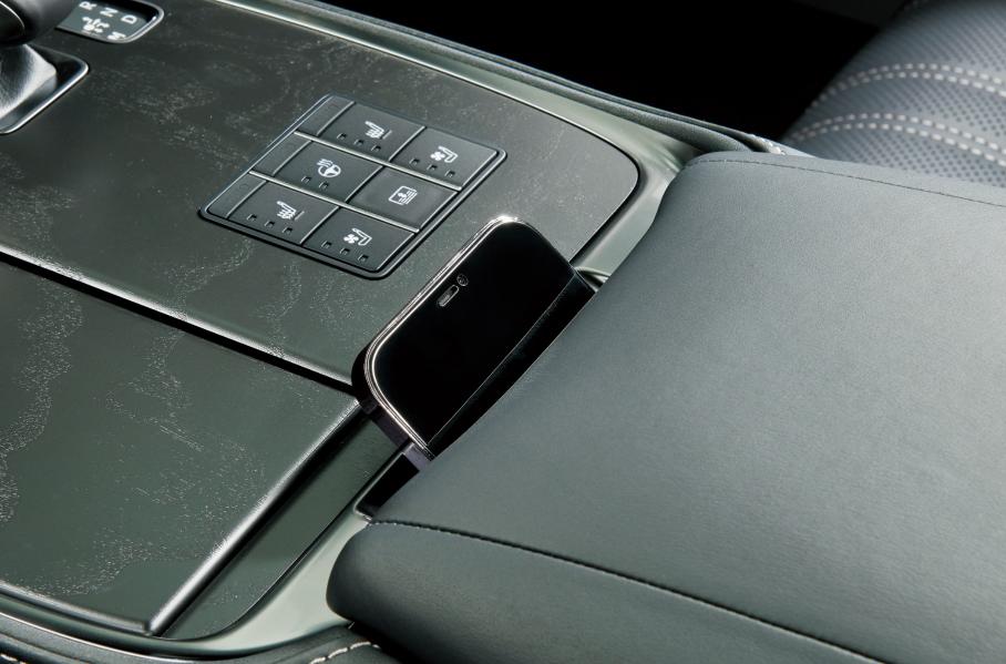 Lexus LS обновился и получил усовершенствованный полуавтопилот