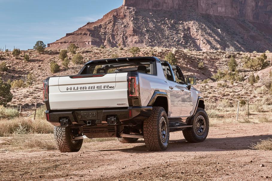 Замена фонарей электропикапа Hummer стоит как половина Lada Granta