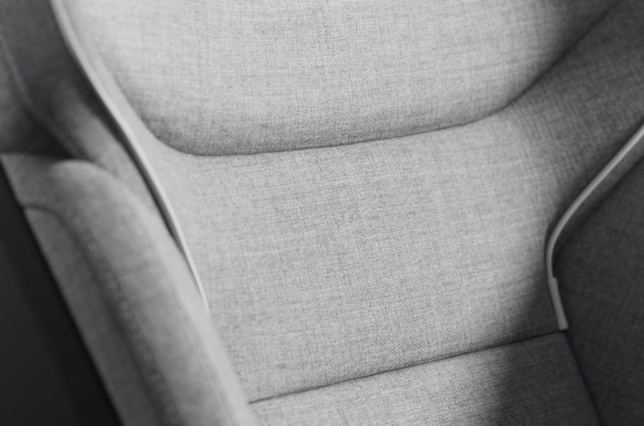 Volvo показала интерьер электрического кроссовера EX90 