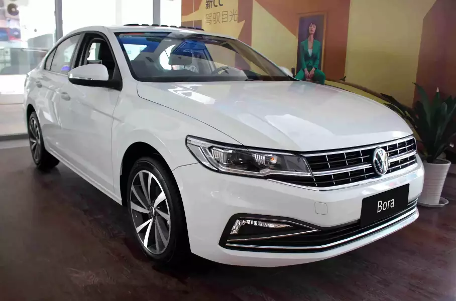 Седан Volkswagen Bora вернулся в Россию: известны цены