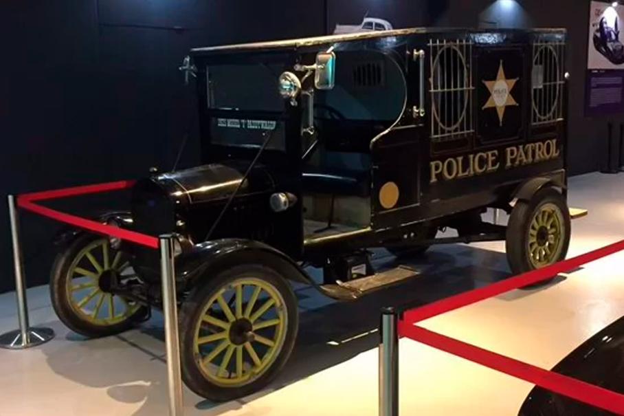 Столетние автомобили в России уже дешевле новых! Сколько они стоят?