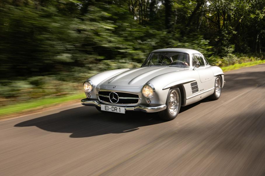 Mercedes-Benz 300 SL Gullwing с работ Энди Уорхола пустят с молотка