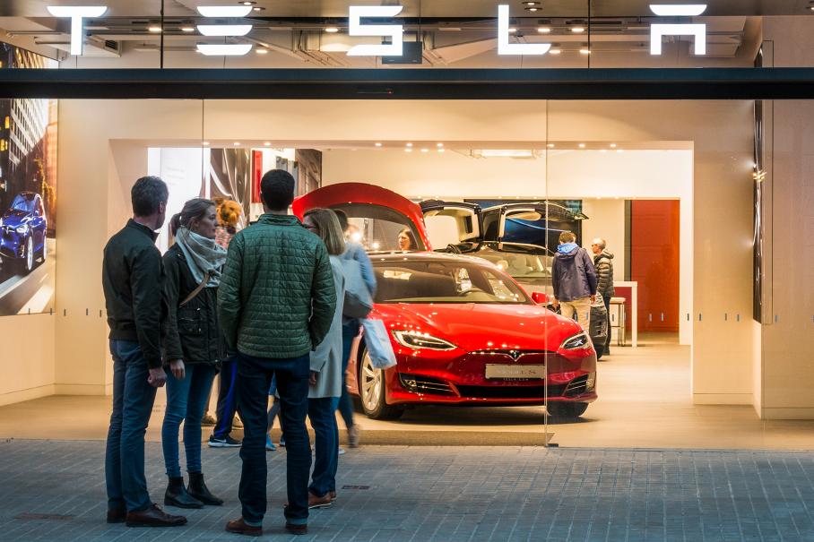 Tesla зарабатывает на одном автомобиле в 8 раз больше, чем Toyota