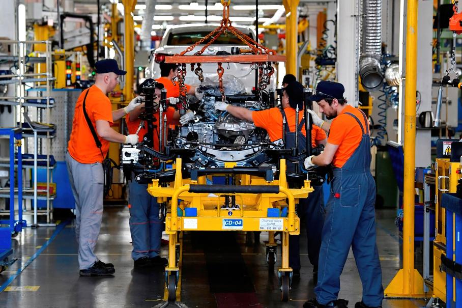 Объявлены сроки возобновления сборки автомобилей на бывшем заводе Mazda