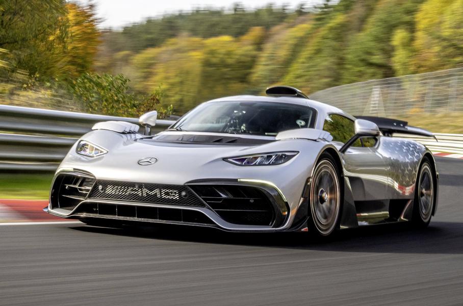 Супергибрид Mercedes-AMG One стал самой быстрой серийной машиной Нюрбургринга