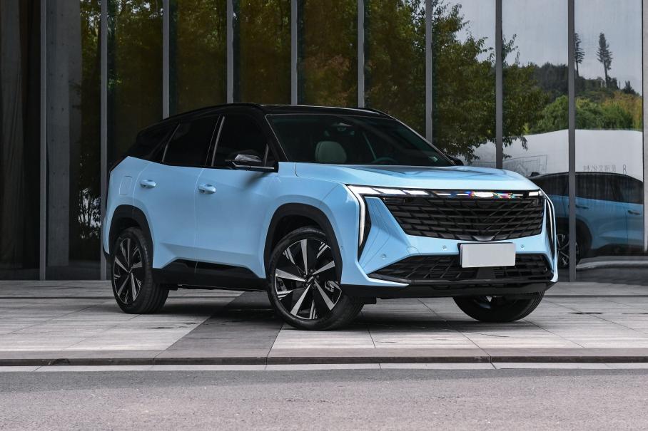 Новейший Geely Atlas на платформе Volvo оценили в рублях