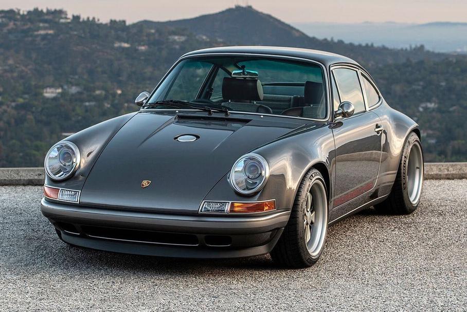 Singer показал новый рестомод на базе Porsche 911