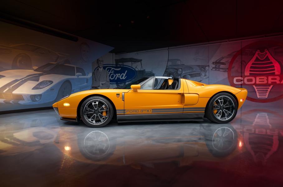 На аукцион выставят редчайший Ford GT с кузовом тарга