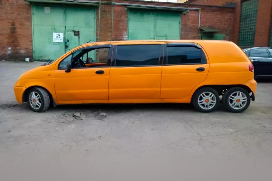 Посмотрите на шестиколесный Daewoo Matiz по цене айфона