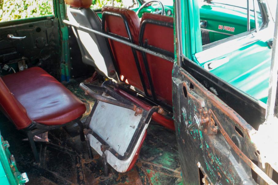 Типичный интерьер кубинского такси (что за модель на фото, определить сложно)