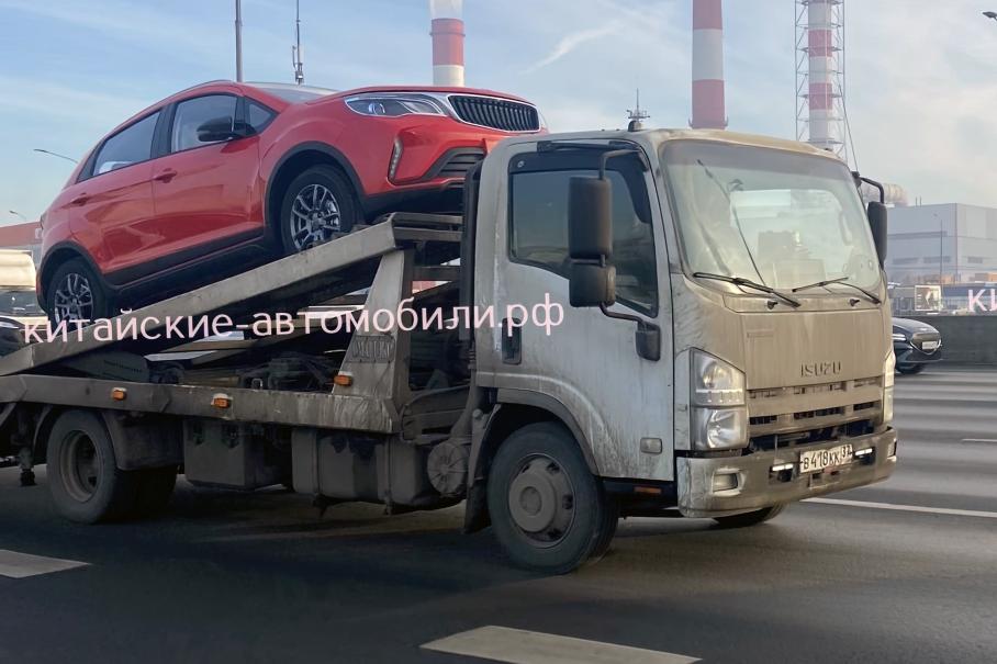 Новые кроссоверы Lifan сфотографировали в России. Но теперь это Livan