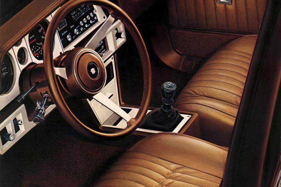 Интерьер Cadillac Cimarron