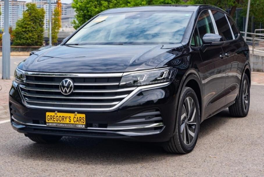 В Россию ввезли семиместный минивэн Volkswagen, который продается только в Китае