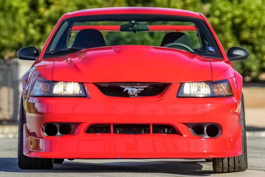 В продаже появился Mustang SVT Cobra R — таких сделано 300 штук