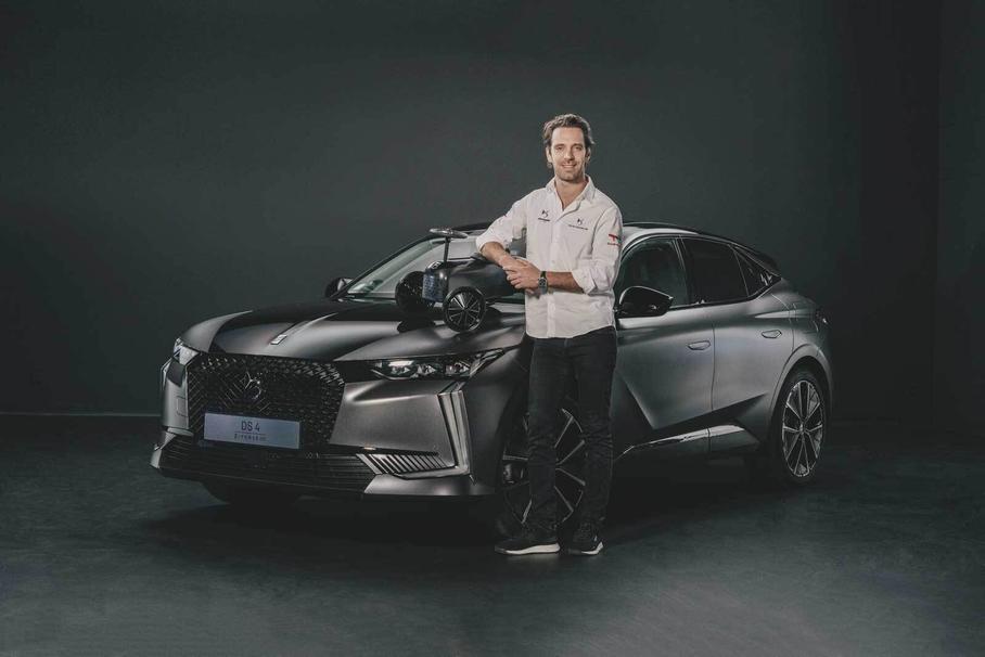 DS сделал эксклюзивные ходунки для ребёнка своего гонщика