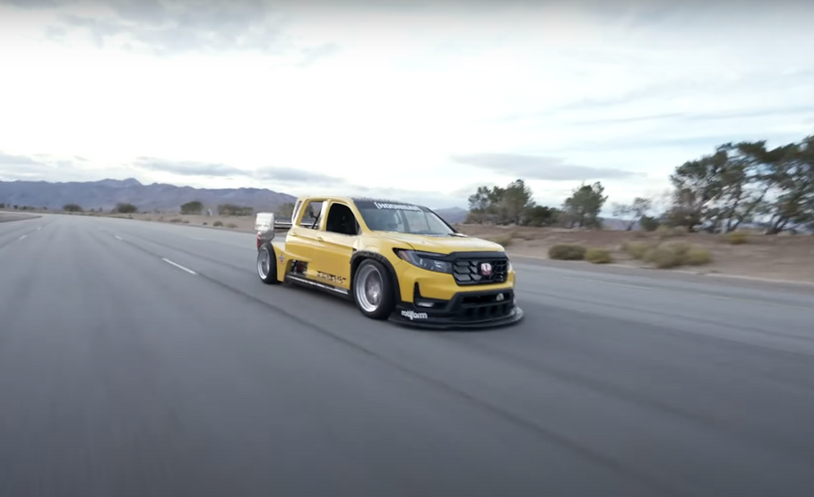 Посмотрите на заезды пикапа Honda с мотором болида IndyCar