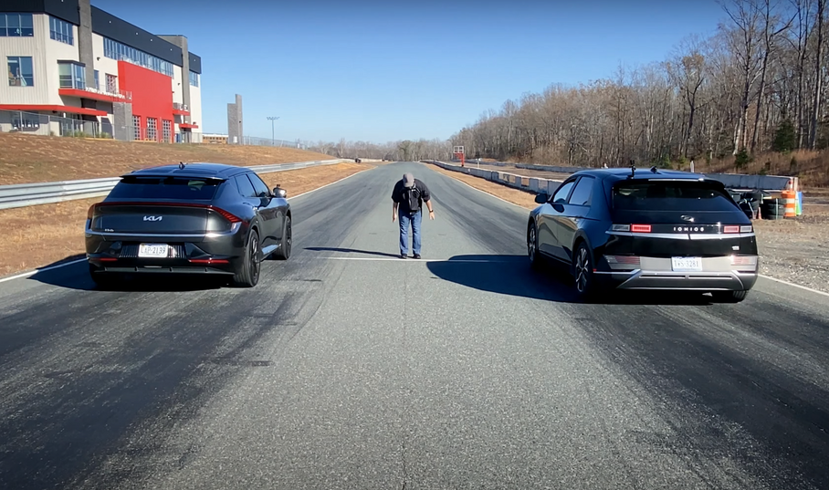 Hyundai Ioniq 5 и Kia EV6 сравнили в гонке по прямой