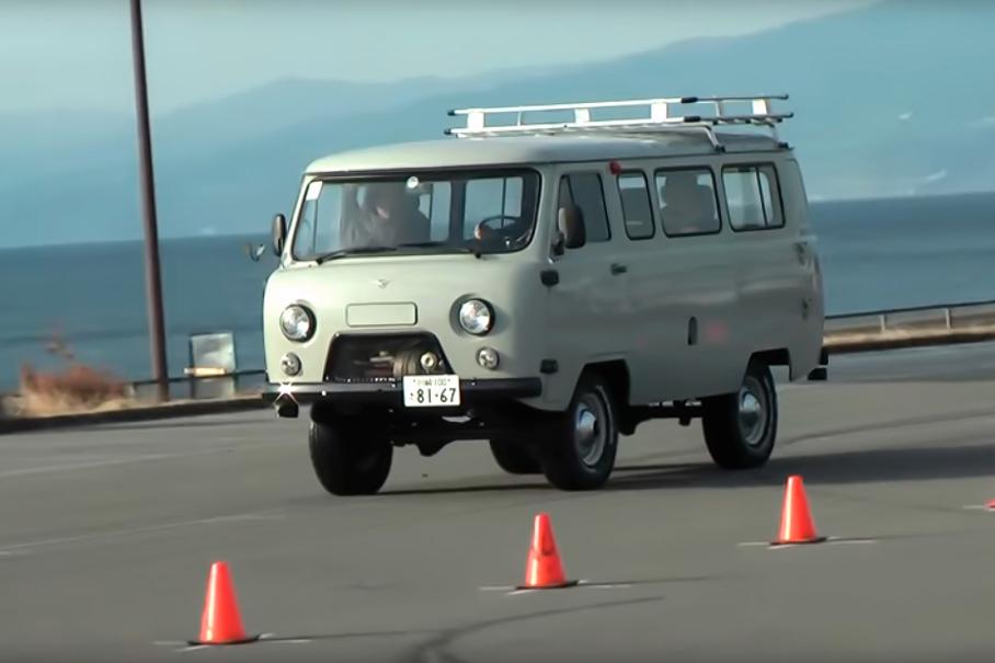УАЗ 452 в Японии