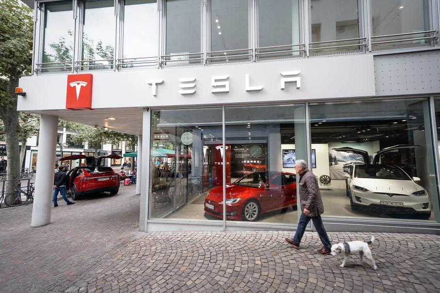 Tesla грозит худший месяц, квартал и год в истории марки