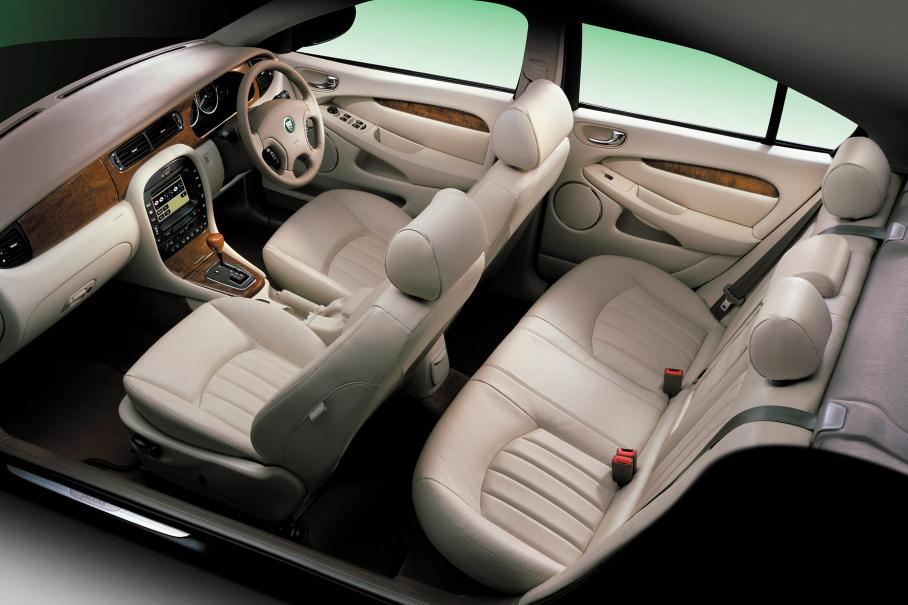 Могли, но не сумели: Jaguar X-Type