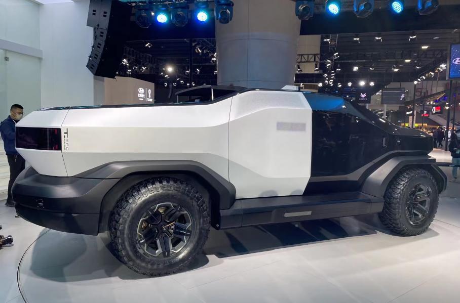 В Китае дебютировал «сумасшедший» электропикап с запасом хода 1000 км