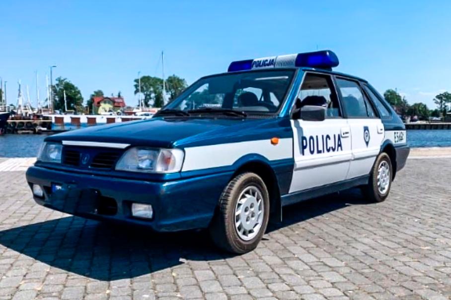 Автомобили полиции на продажу