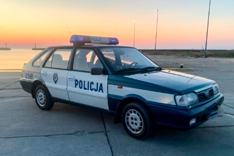 Автомобили полиции на продажу