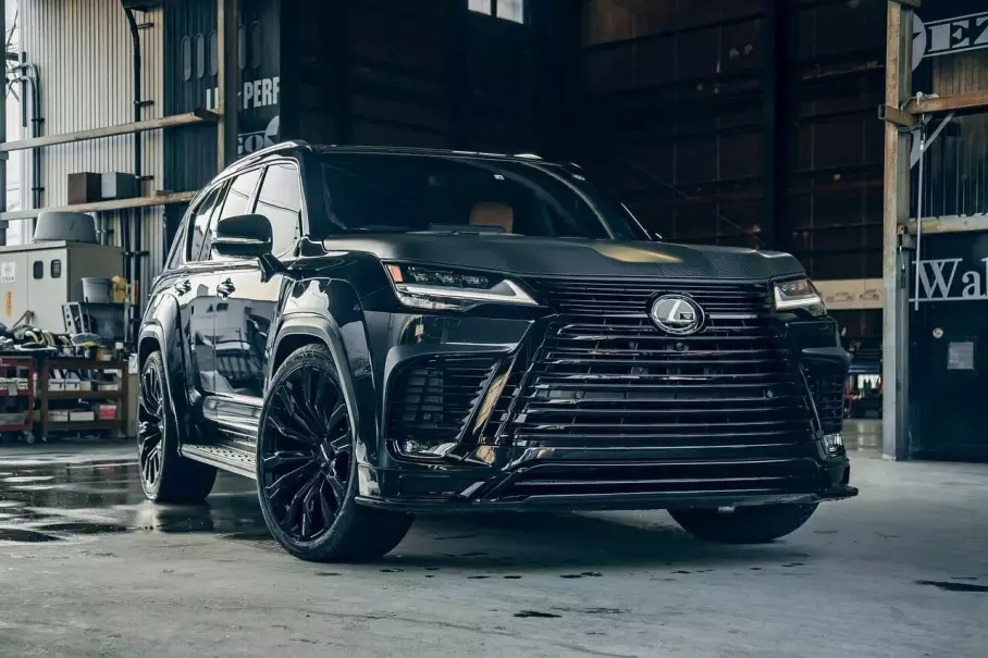 Liberty Walk показал тюнинг нового Lexus LX