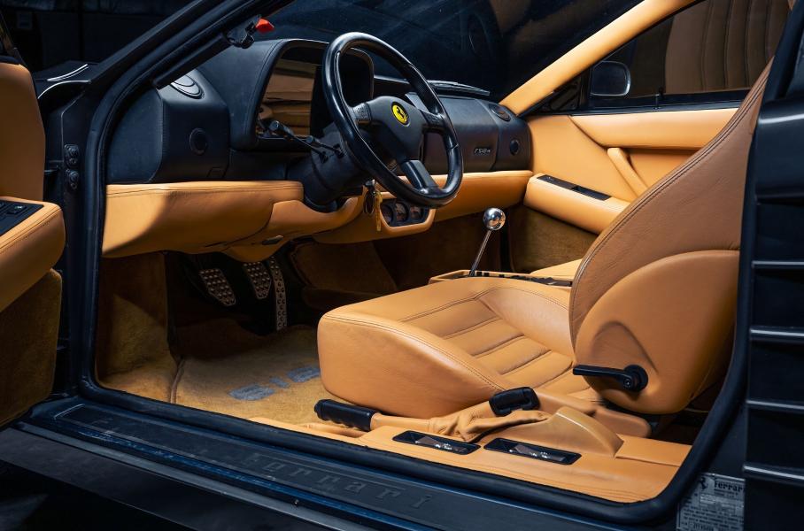 Редкий Ferrari F512 M попытаются продать за 700 тысяч долларов