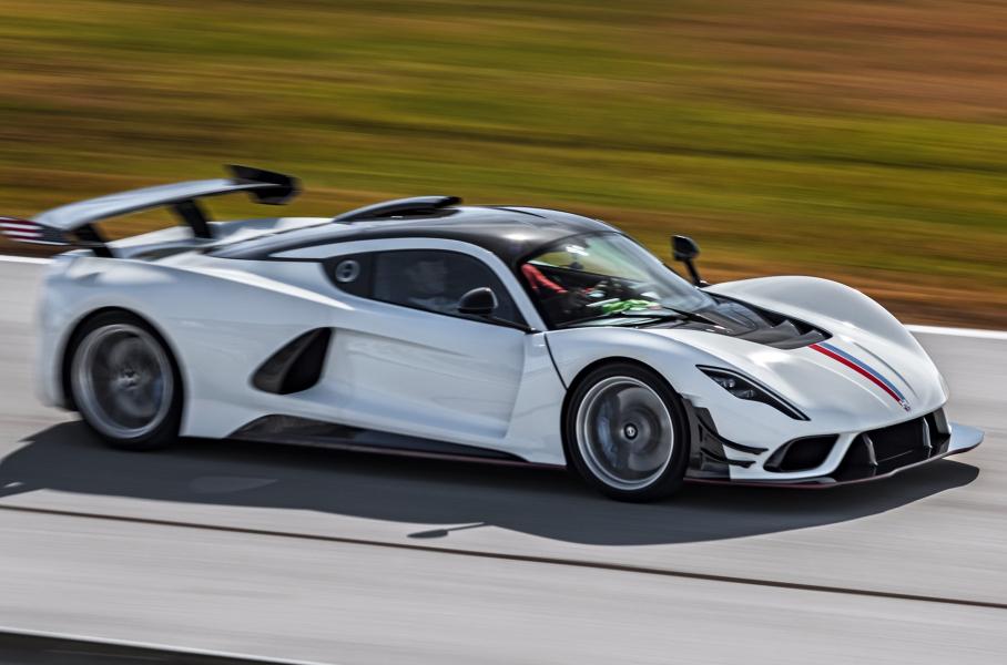 1842-сильный гиперкар Hennessey Venom F5 обзавелся версией для трека