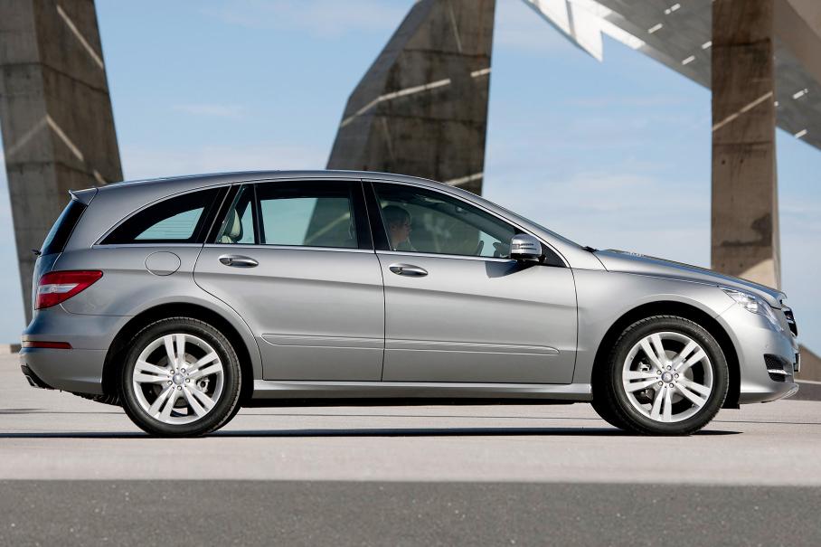 Могли, но не сумели: Mercedes R-Class