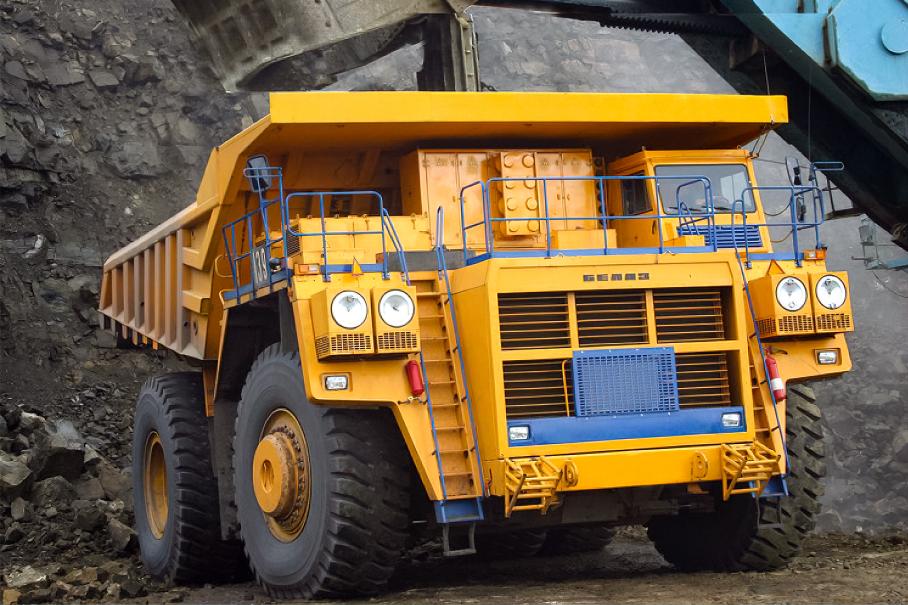 БелАЗ получил российский 1200-сильный двигатель на метане