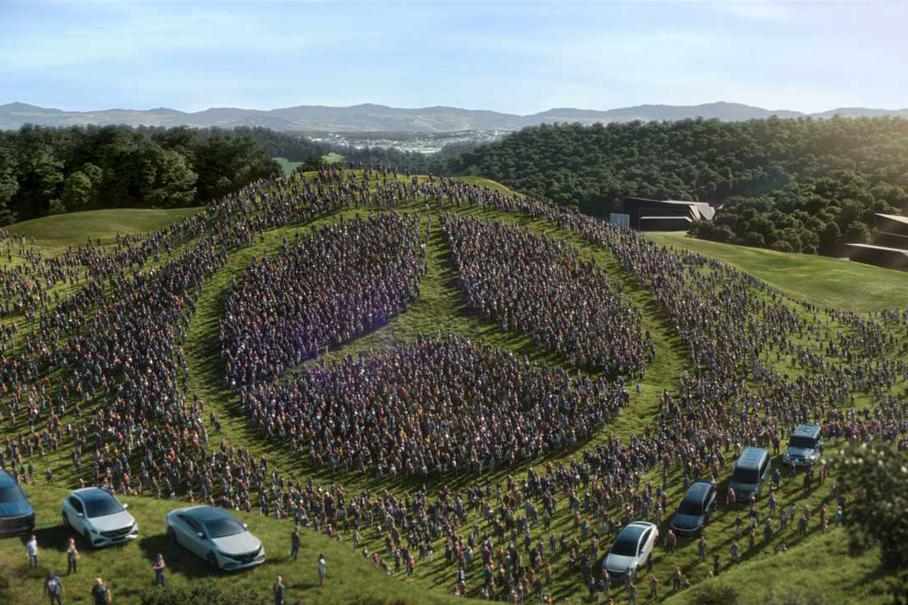 Сотрудникам Mercedes-Benz выплатят премию в 7300 евро