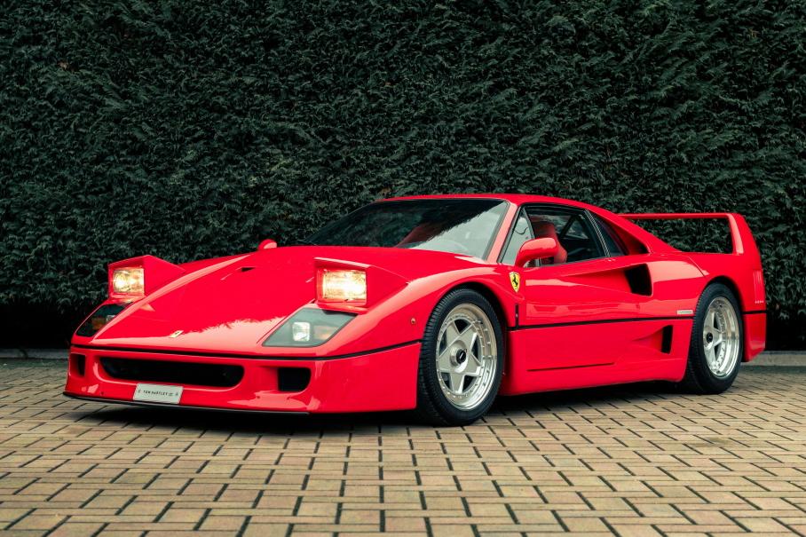 Босс «формульной» команды Mercedes-AMG продает культовую Ferrari