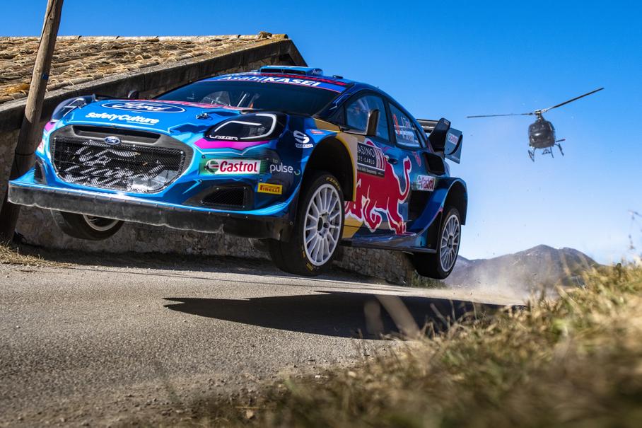 Посмотрите как оклеивают в гоночную ливрею машины WRC