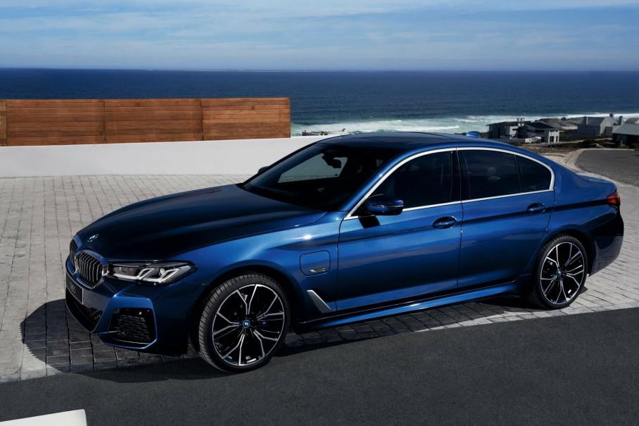 BMW выпустила особую «пятёрку» в честь 50-летнего юбилея